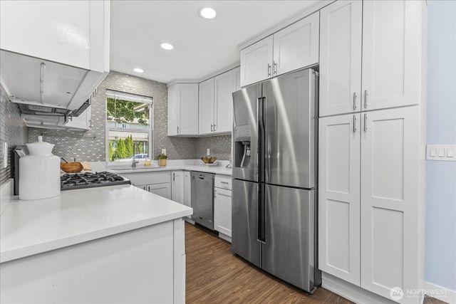 14215 110th Avenue NE, Kirkland, WA 98034