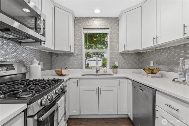 14215 110th Avenue NE, Kirkland, WA 98034