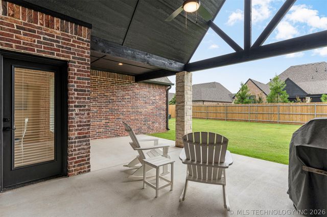 5910 E 127th Place S, Tulsa, OK 74008