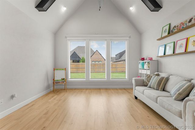 5910 E 127th Place S, Tulsa, OK 74008