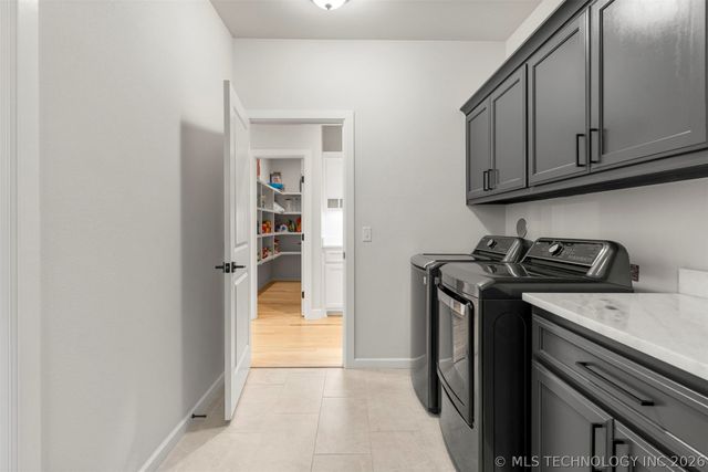 5910 E 127th Place S, Tulsa, OK 74008