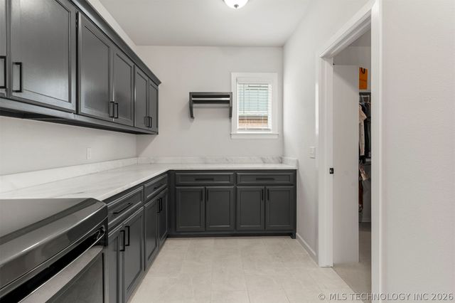 5910 E 127th Place S, Tulsa, OK 74008