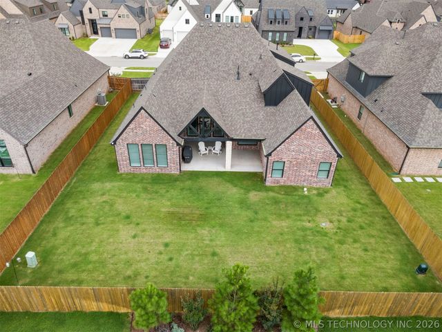 5910 E 127th Place S, Tulsa, OK 74008