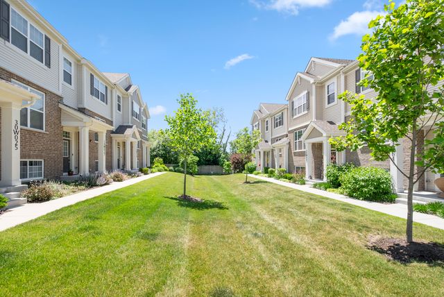 30W047 Brayman Court, Warrenville, IL 60563
