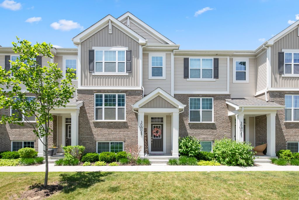 30W047 Brayman Court, Warrenville, IL 60563