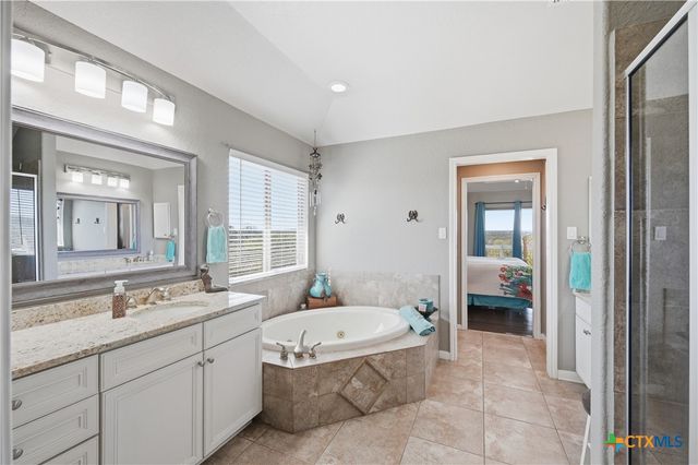 1701 Charter Oak Drive, Canyon Lake, TX 78133