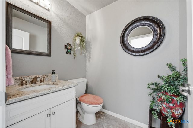 1701 Charter Oak Drive, Canyon Lake, TX 78133