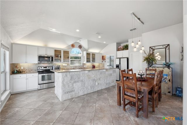 1701 Charter Oak Drive, Canyon Lake, TX 78133