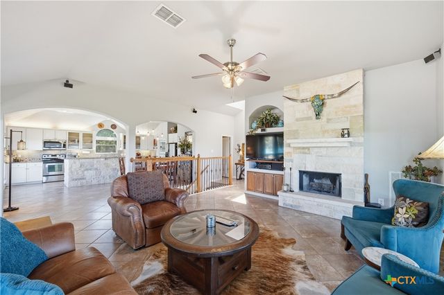 1701 Charter Oak Drive, Canyon Lake, TX 78133