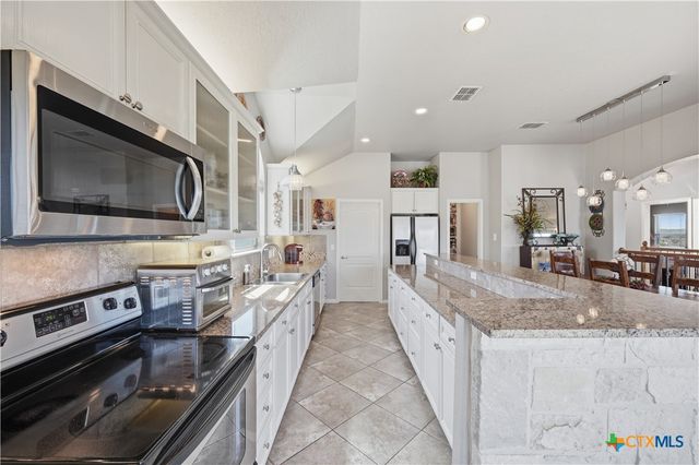 1701 Charter Oak Drive, Canyon Lake, TX 78133