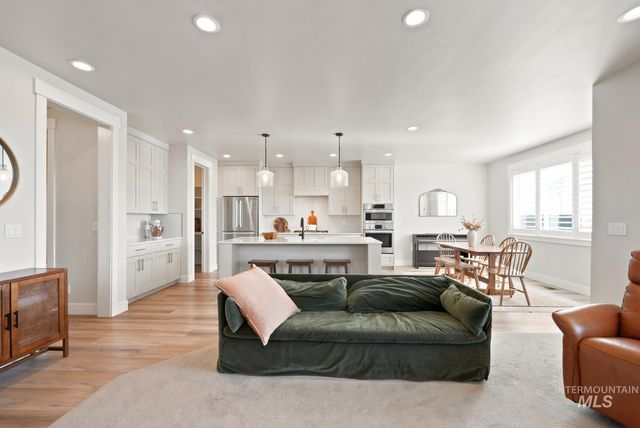 6933 S Zenith, Meridian, ID 83642