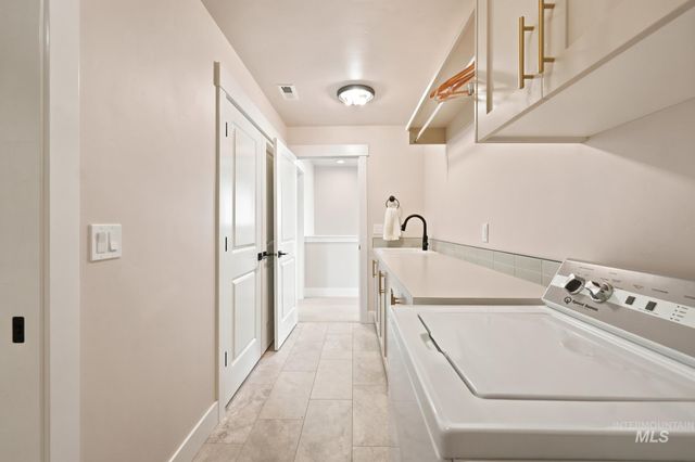 6933 S Zenith, Meridian, ID 83642