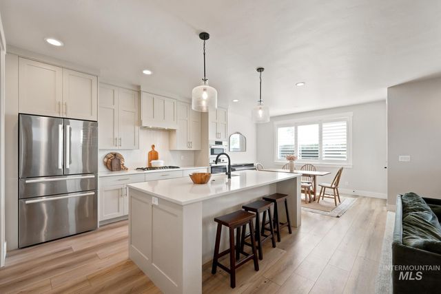 6933 S Zenith, Meridian, ID 83642