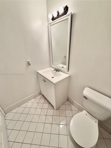 2206 NW 170th Ave, Pembroke Pines, FL 33028