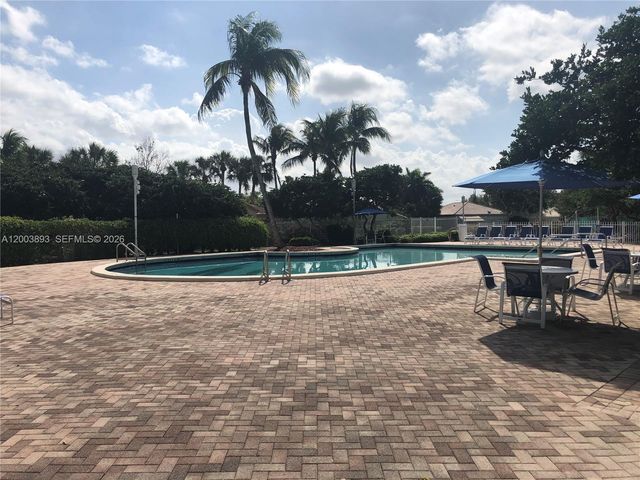 2206 NW 170th Ave, Pembroke Pines, FL 33028