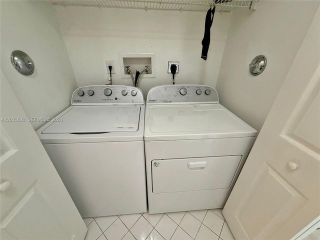 2206 NW 170th Ave, Pembroke Pines, FL 33028