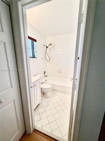 2206 NW 170th Ave, Pembroke Pines, FL 33028