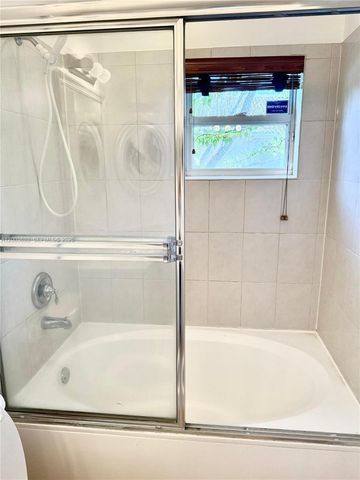 2206 NW 170th Ave, Pembroke Pines, FL 33028