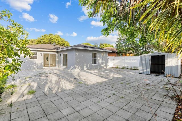 1561 NW 7TH Lane, Pompano Beach, FL 33060