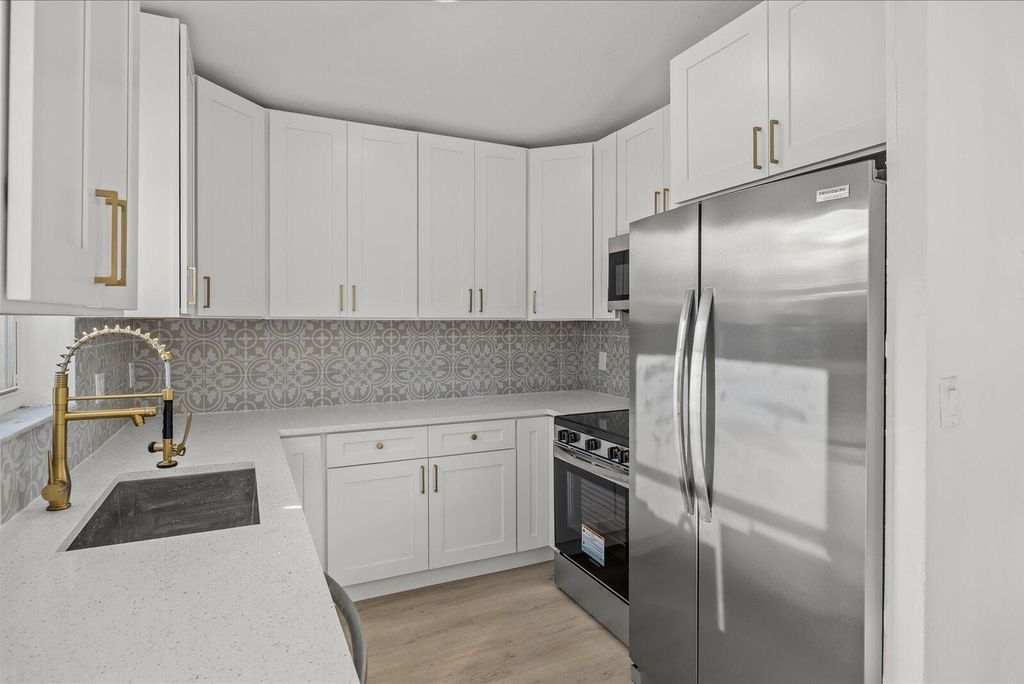 1561 NW 7TH Lane, Pompano Beach, FL 33060