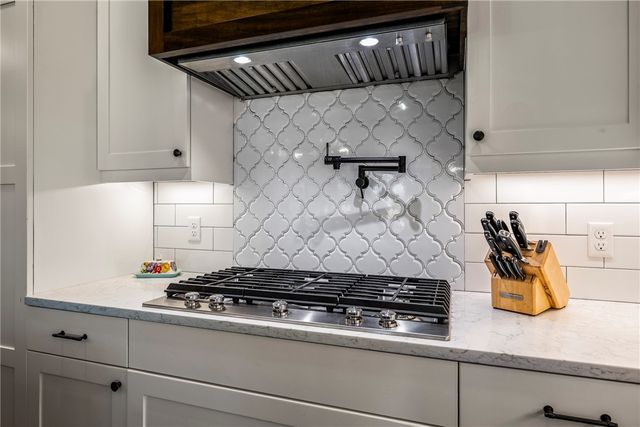 11191 Pickett Ridge Road, Prairie Grove, AR 72753