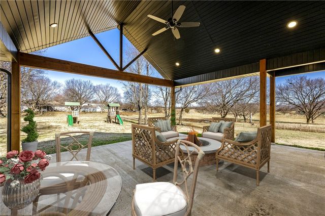 11191 Pickett Ridge Road, Prairie Grove, AR 72753