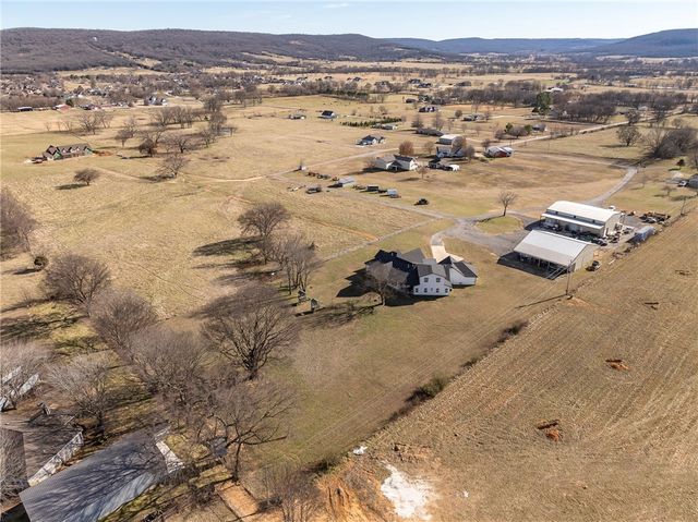 11191 Pickett Ridge Road, Prairie Grove, AR 72753