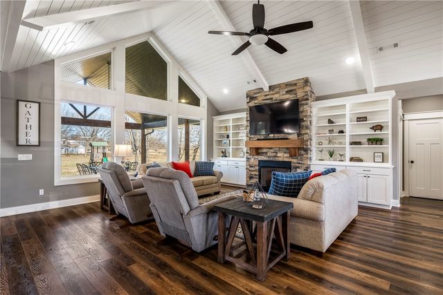 11191 Pickett Ridge Road, Prairie Grove, AR 72753