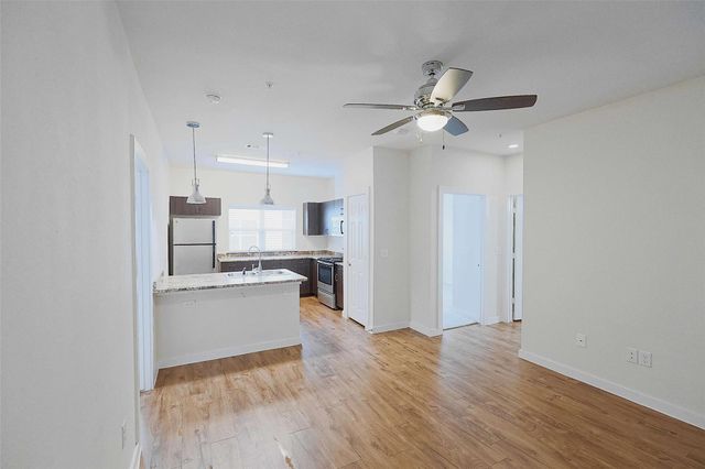 6725 Circle South RD C-1023, Austin, TX 78745