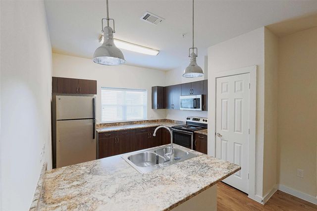 6725 Circle South RD C-1023, Austin, TX 78745