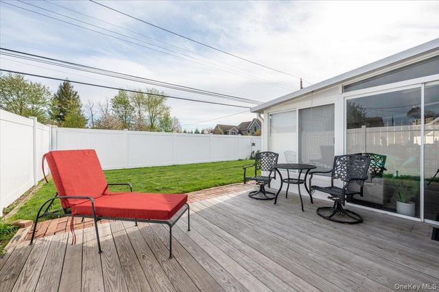 253 Blacksmith Road S, Levittown, NY 11756