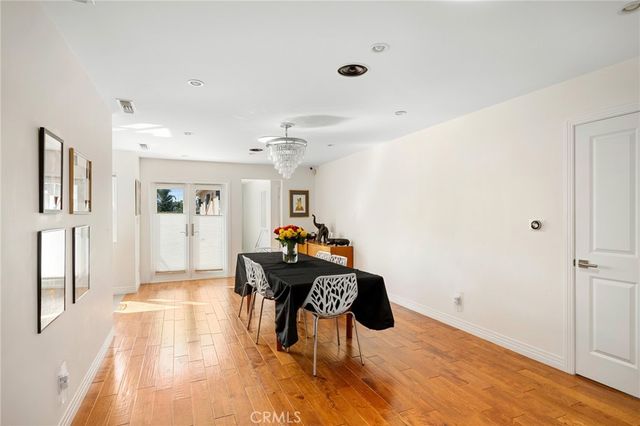 2040 W Kenneth Road, Glendale, CA 91201