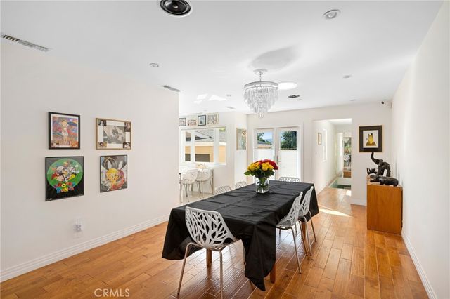 2040 W Kenneth Road, Glendale, CA 91201