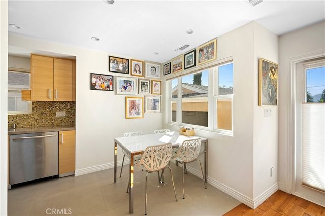 2040 W Kenneth Road, Glendale, CA 91201