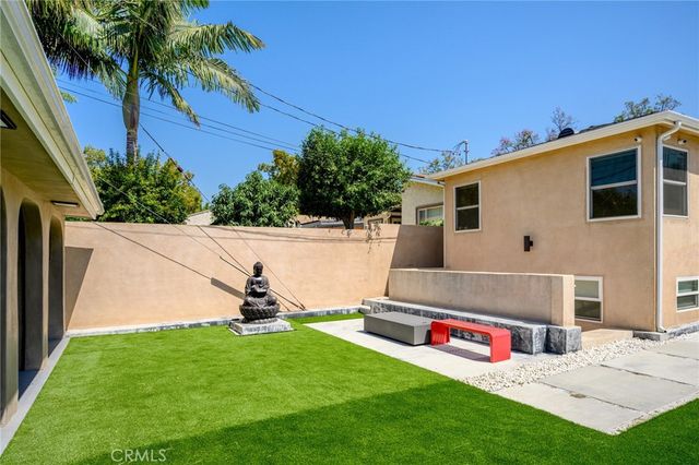 2040 W Kenneth Road, Glendale, CA 91201
