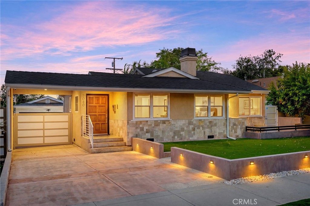 2040 W Kenneth Road, Glendale, CA 91201
