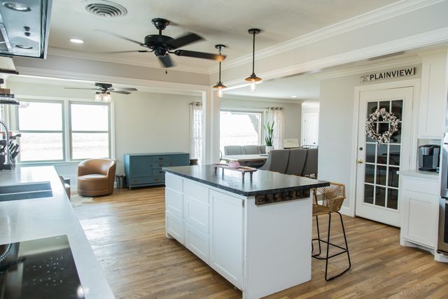 930 Sun Road, Plainview, TX 79072