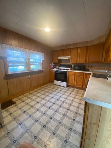 1132 NW Davis Avenue, Grand Rapids, MI 49504