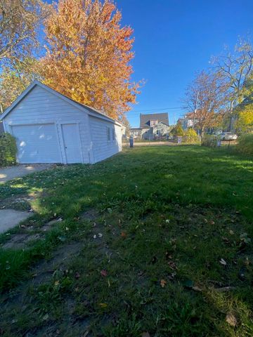 1132 NW Davis Avenue, Grand Rapids, MI 49504