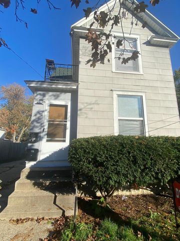 1132 NW Davis Avenue, Grand Rapids, MI 49504