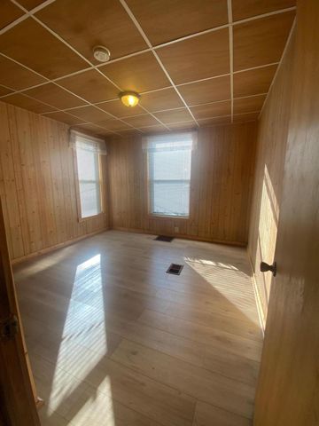 1132 NW Davis Avenue, Grand Rapids, MI 49504