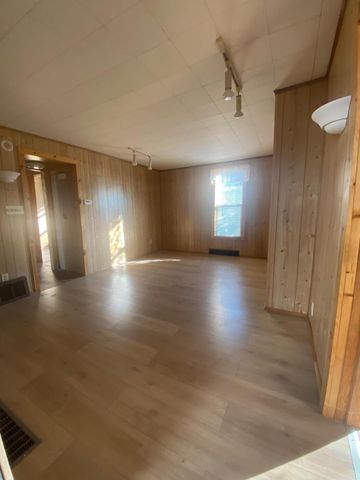 1132 NW Davis Avenue, Grand Rapids, MI 49504