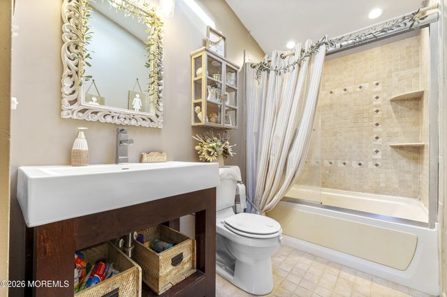 50 Cindy Street, Old Bridge, NJ 08857