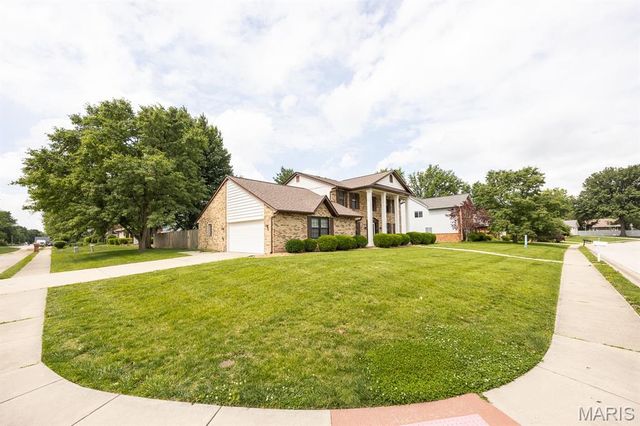 717 St Nicholas Drive, O'fallon, IL 62269