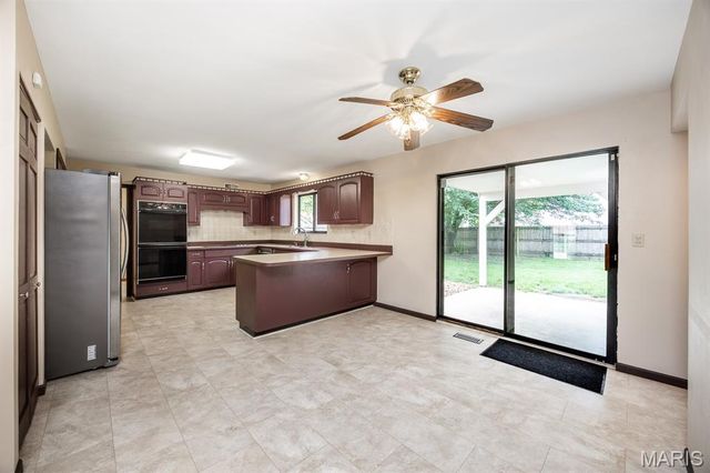 717 St Nicholas Drive, O'fallon, IL 62269