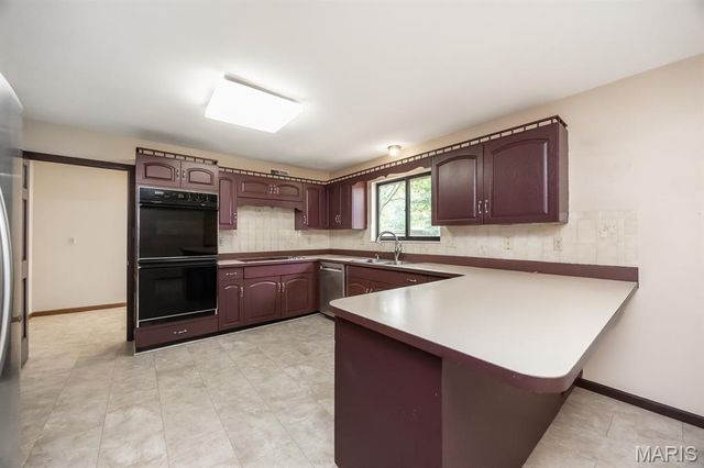 717 St Nicholas Drive, O'fallon, IL 62269