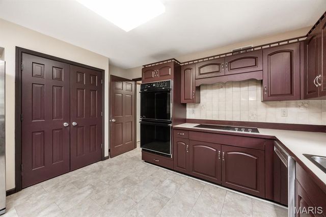 717 St Nicholas Drive, O'fallon, IL 62269
