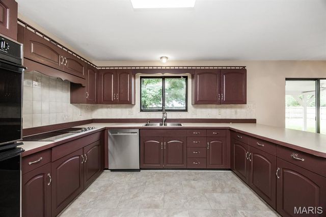 717 St Nicholas Drive, O'fallon, IL 62269