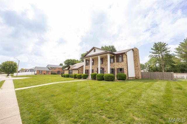 717 St Nicholas Drive, O'fallon, IL 62269