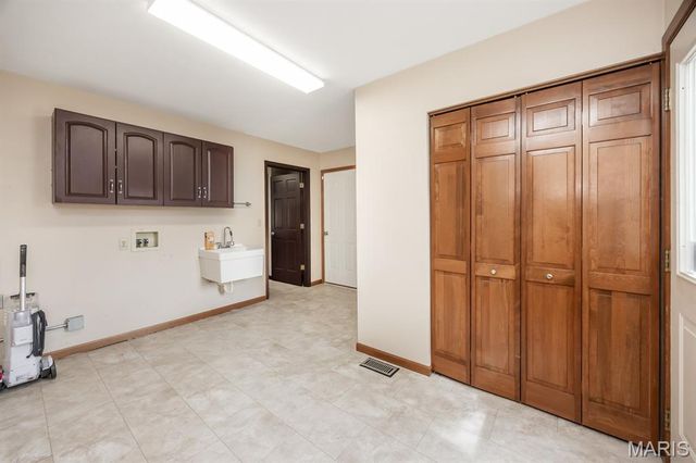 717 St Nicholas Drive, O'fallon, IL 62269